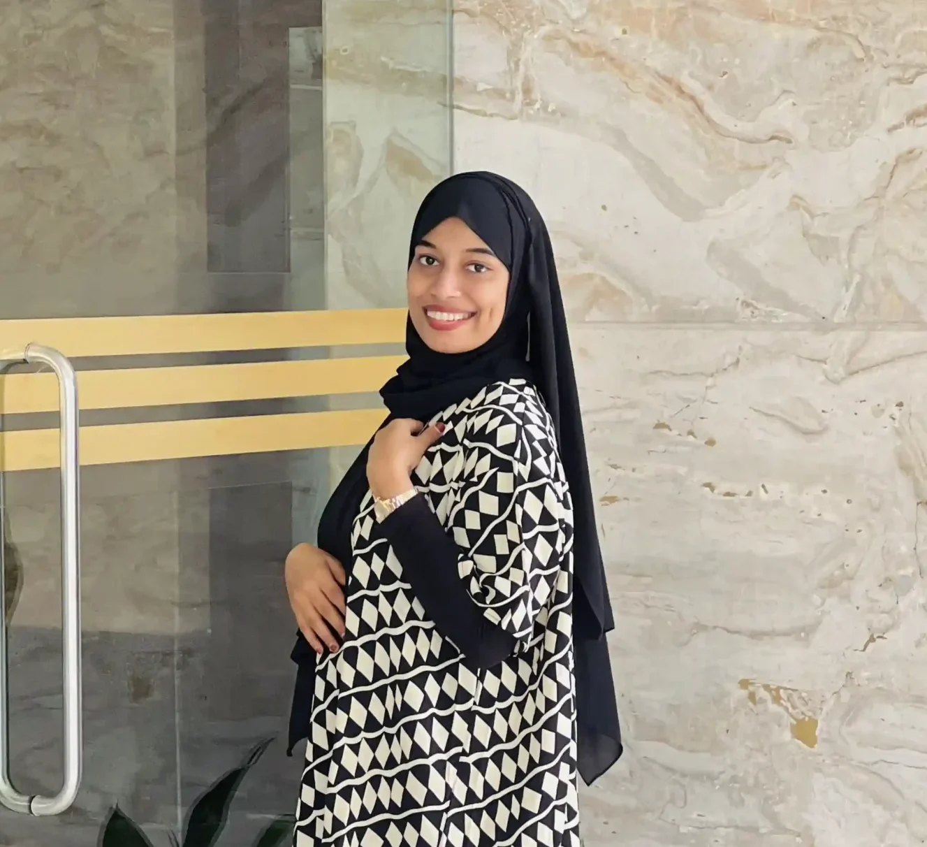 raheesa nazrin giving testimonial for Sahala Jasmin, digital marketer